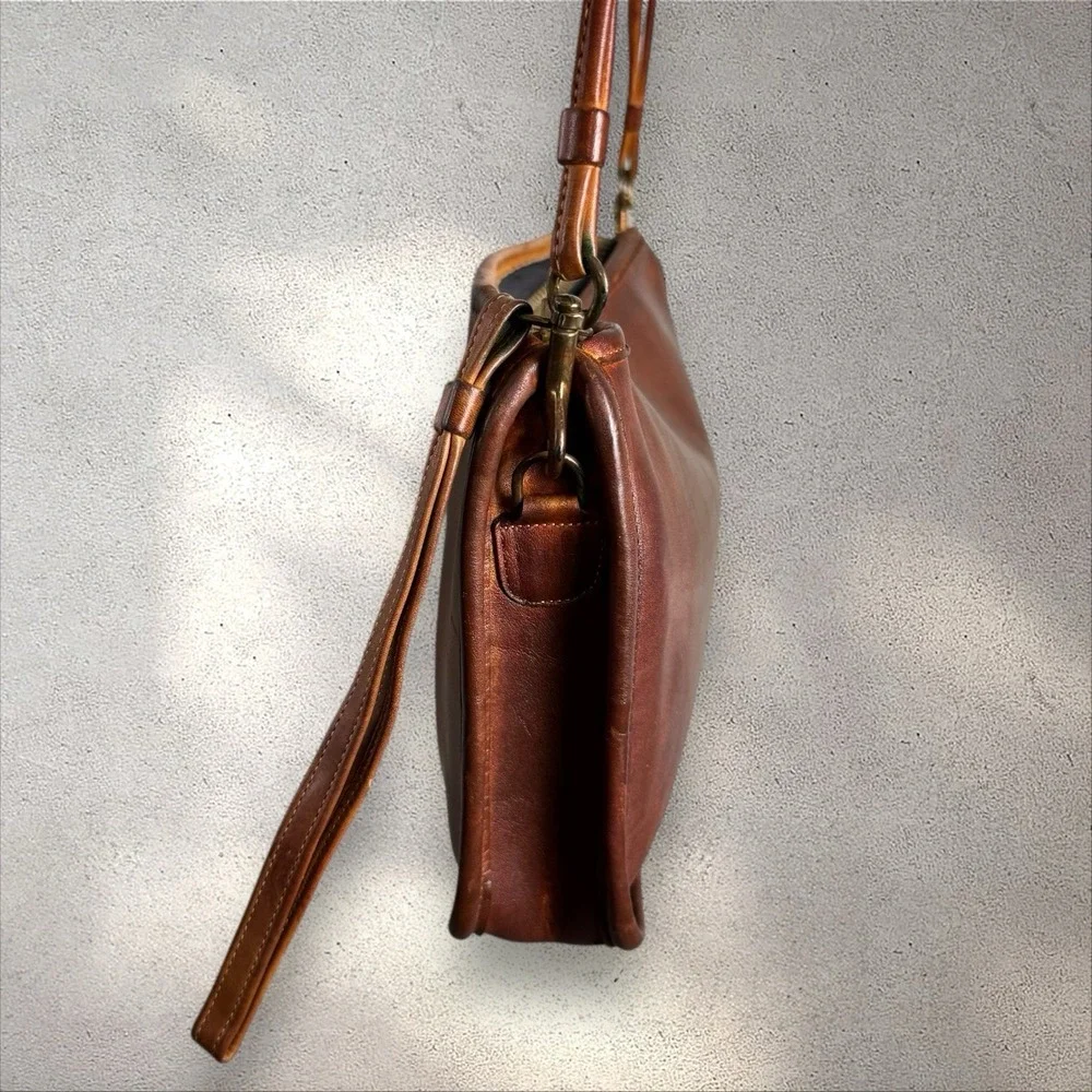 Vtg Coach NYC 5140 Standard Clutch Wristlet Shoulder Bag Pre-1994 British‎ Tan